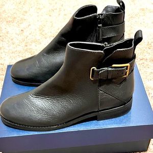 Cole HAAN - HOLLYN BOOTIE - Black Tumbled Leather - 6.5 B - New in the box